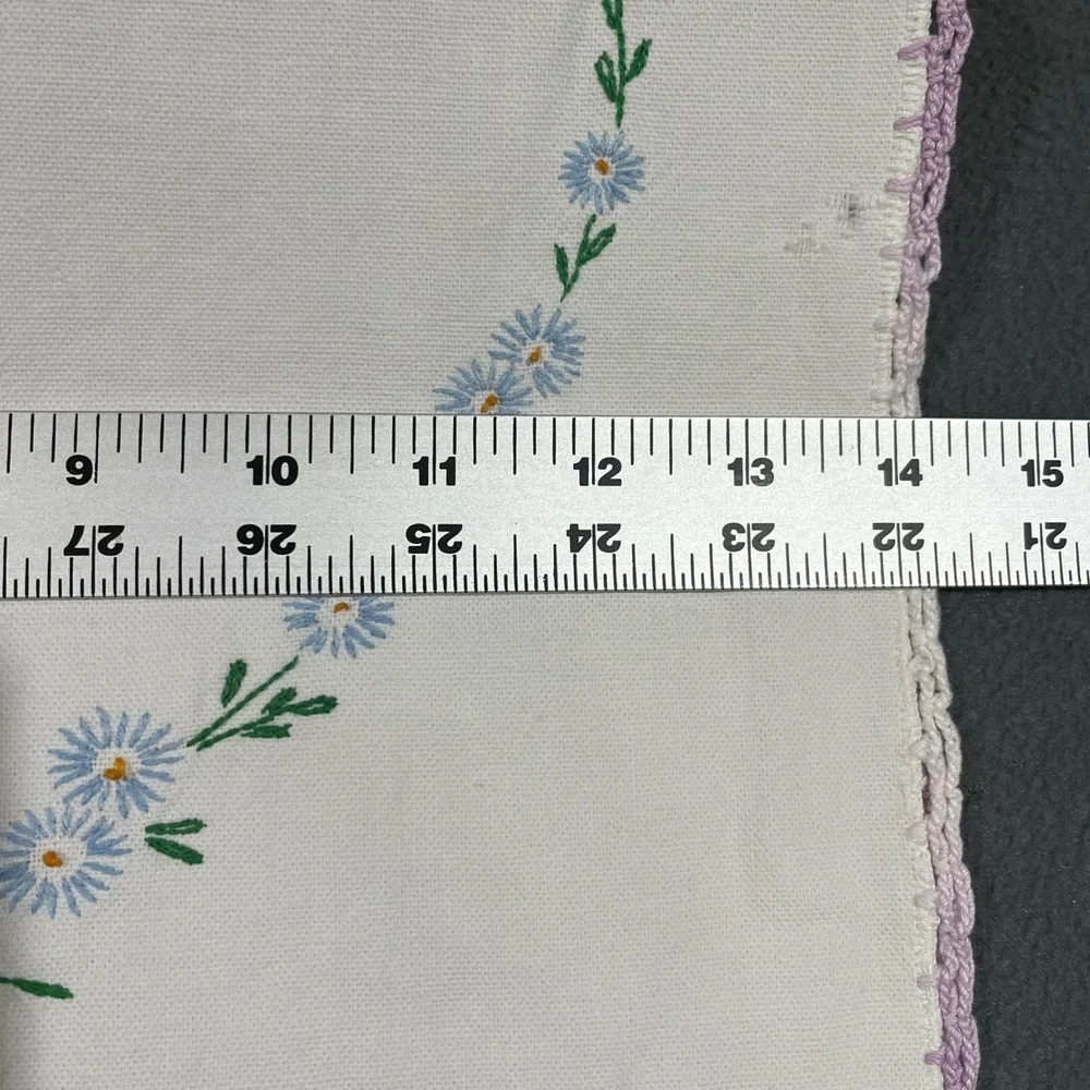 Vintage Embroidered Table Runner Vintage Southern Belle Floral Daisy